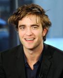 ROBERT PATTINSON festejó con Amigos :)