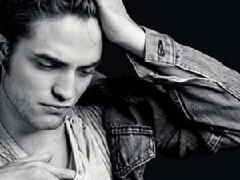 Foto en la revista AnOther Man de Robert Pattinson y extracto de la entrevista