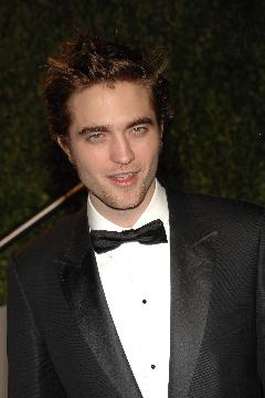 Robert Pattinson tiene vida fuera de Crepúsculo
