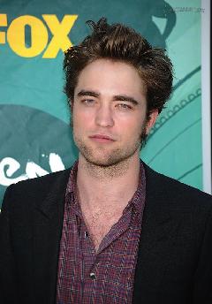 Haz el corte de pelo de Robert Pattinson en tu esposo o novio -desafortunadamente sólo virtualmente