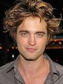 Robert Pattinson arriba de los 23 aos como un fenomeno singular